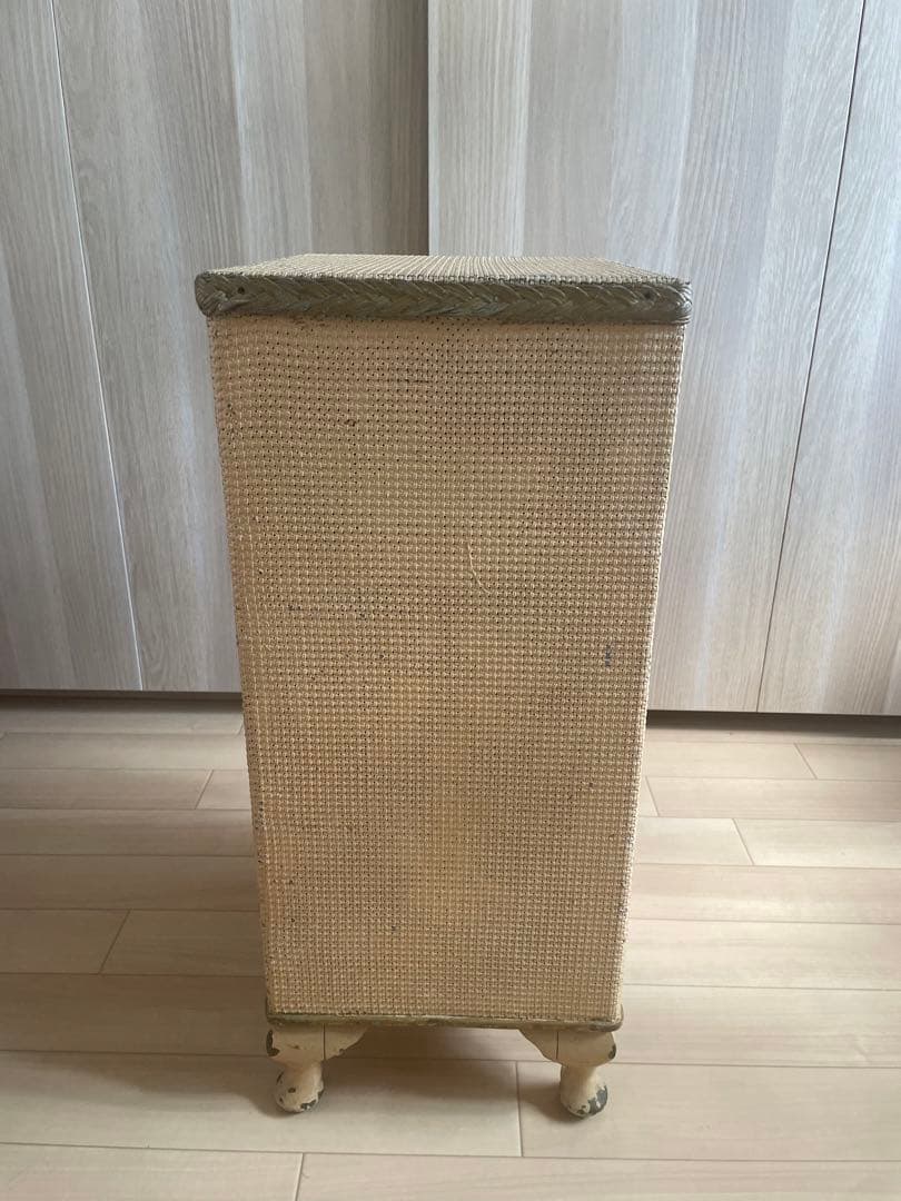 ロイドルーム　ベットサイドチェスト