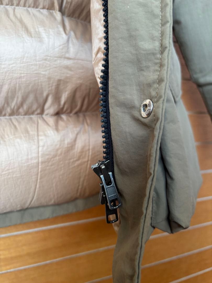 マウンテンイクイップメント　レトロレッドライン　ダウンジャケット　S