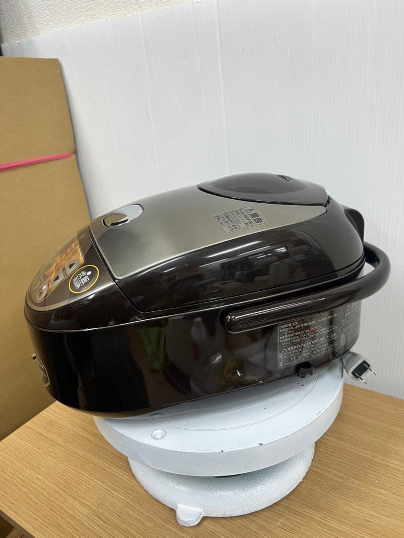 象印 IH炊飯ジャー NW-VA10 5.5合 ブラウン 2019年製