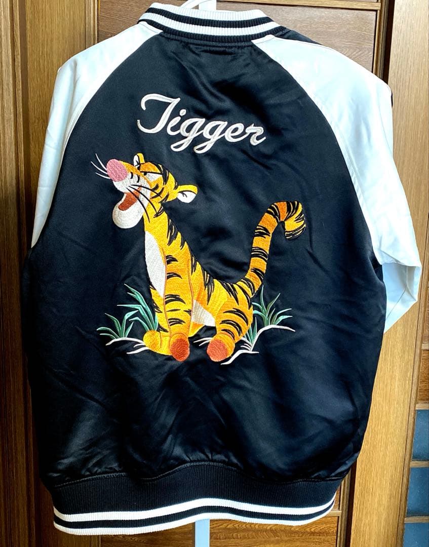 東京ディズニーリゾート　ティガースカジャンＬサイズ