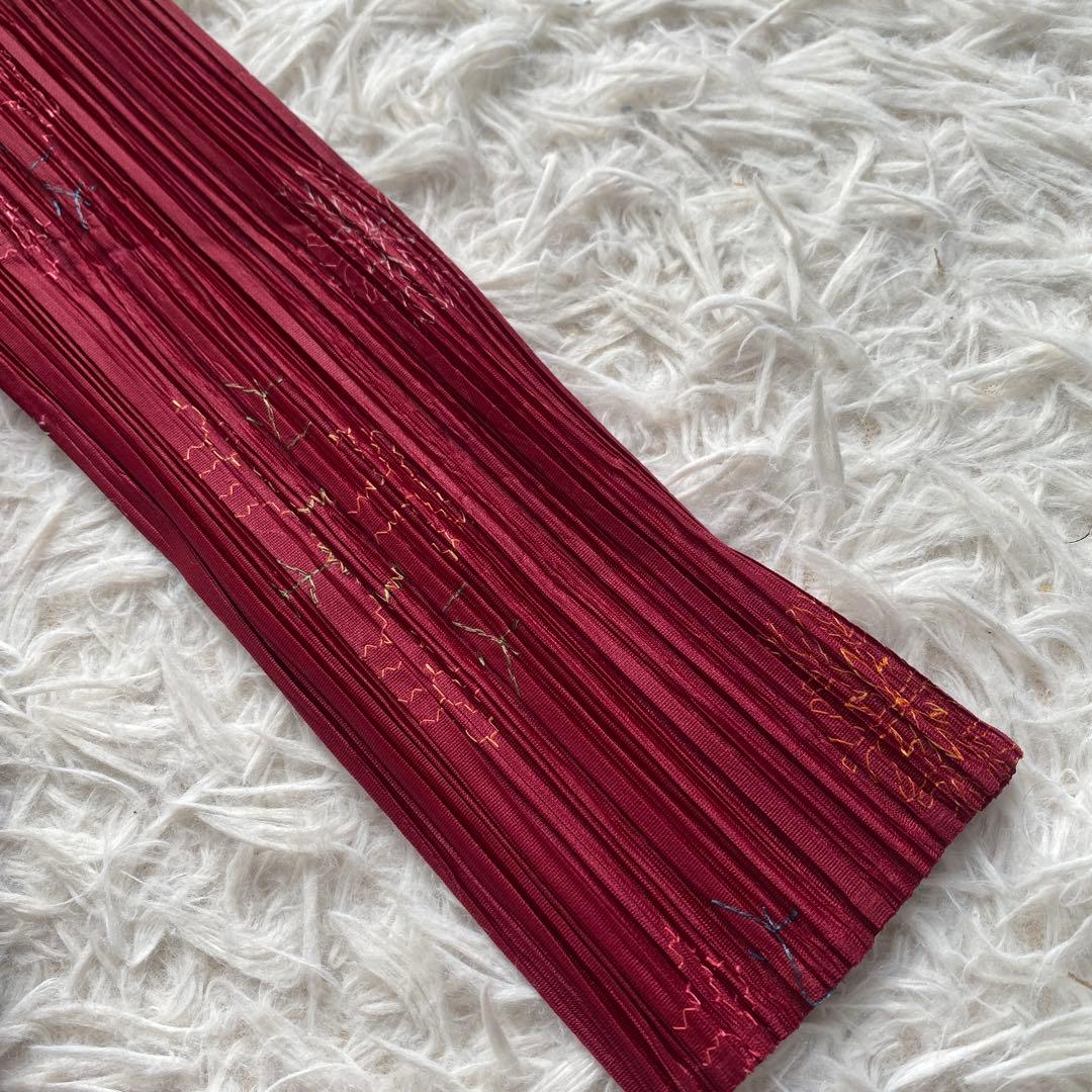 美品タグ付き　プリーツプリーズ　ブラウス　リボン　赤　ボタン　ボルドー　L