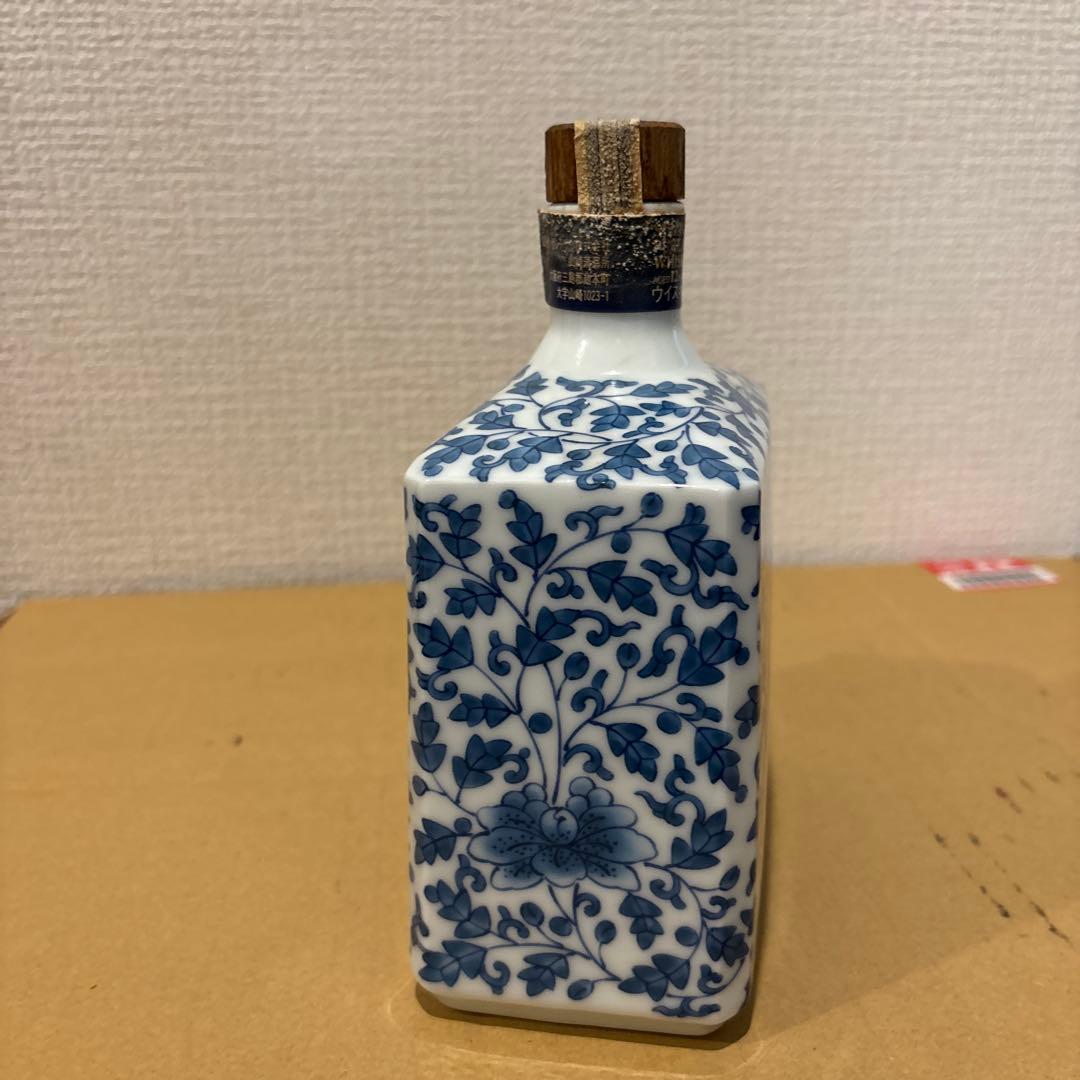 サントリーピュアモルトウイスキー　山崎12年 有田焼 染付牡丹唐草亥絵 未開封