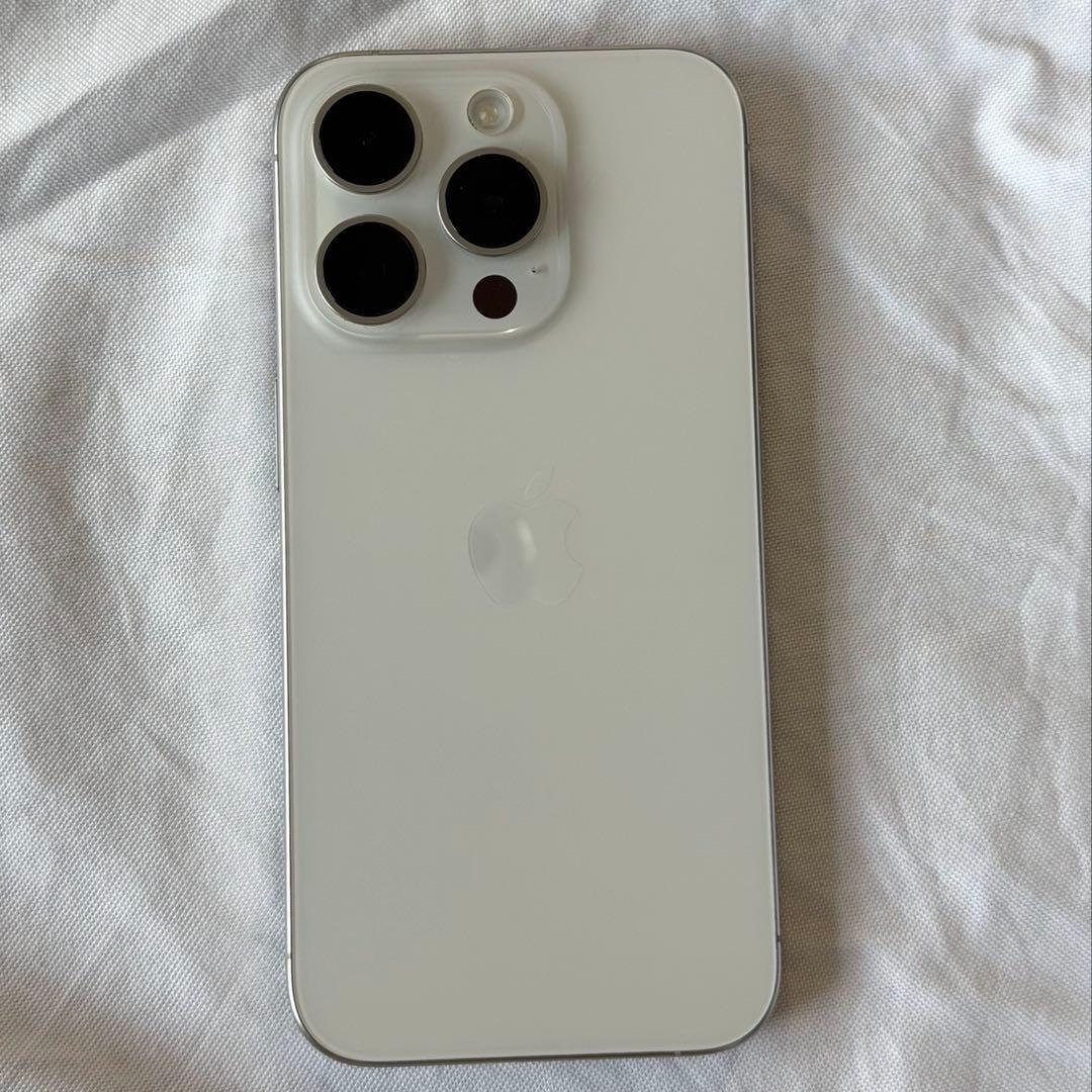 【 美品 】iPhone15pro 256GB ホワイトチタニウム