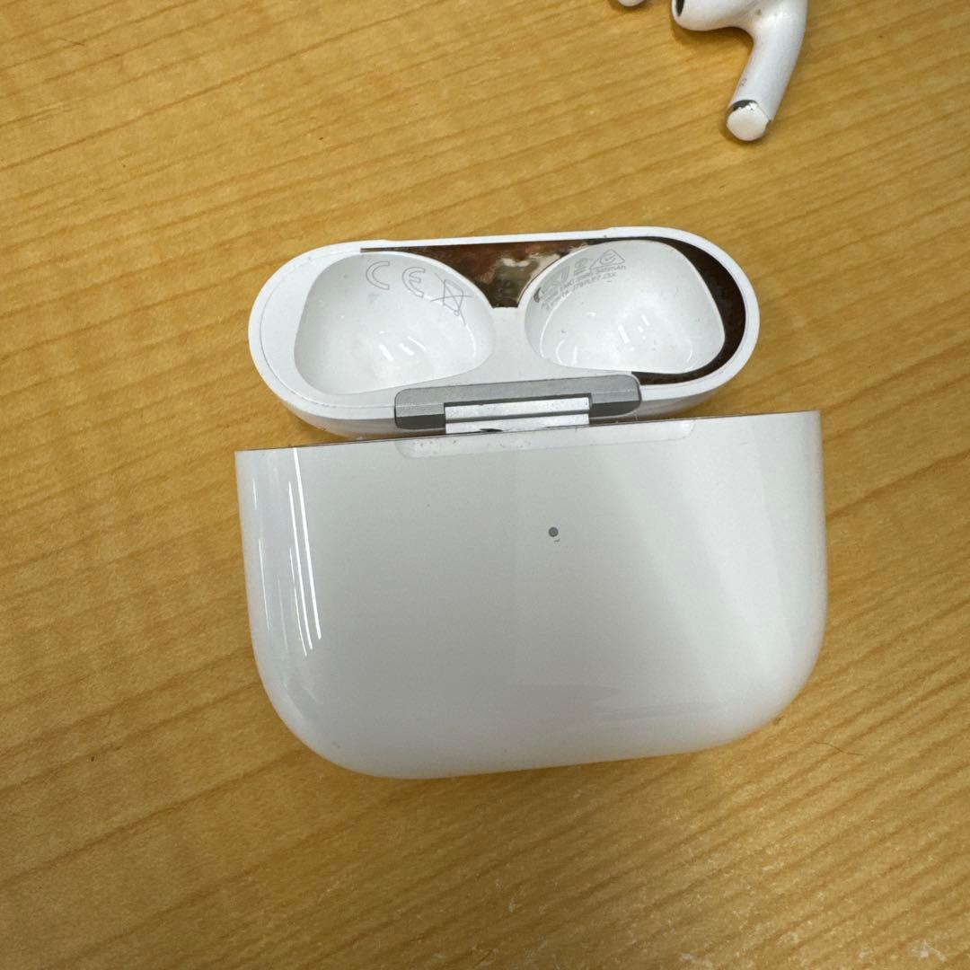 Apple AirPods 第3世代 ホワイト 充電ケース付き