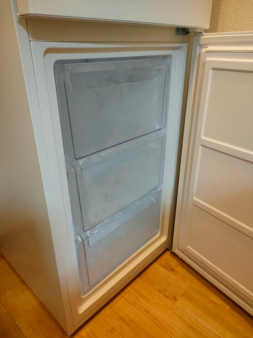 2024年製　シャープSJ-BD23M　プラズマクラスター冷蔵庫　230L右開き