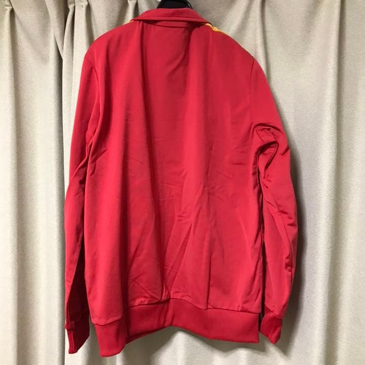 新品PUMA FOOTBALL ARCHIVES トラックジャケット スペイン