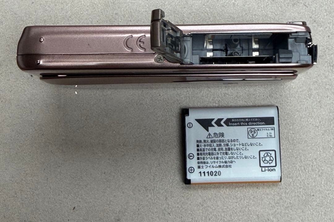 き*さ様 FUJIFILM デジタルカメラ FinePix Z950EXR ピン