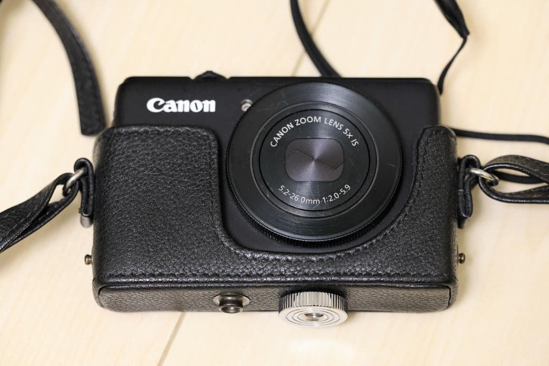 Canon PowerShot S100 コンパクトデジカメ（ストラップ付き）