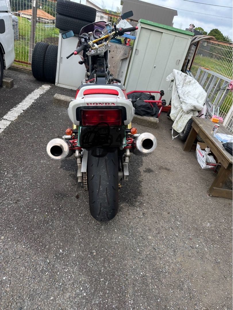 t*様 CB1300SF アールズギア ワイバン チタン2本出しマフラー フルエ