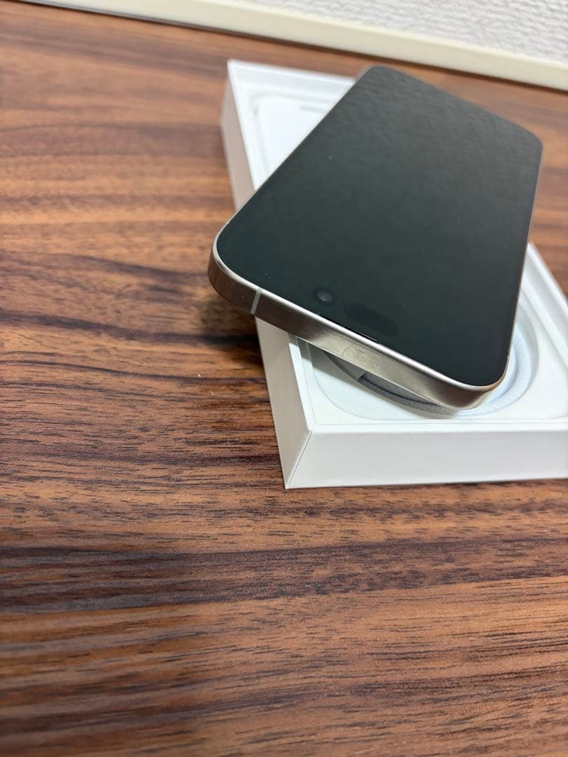 【中古美品】 iPhone 15Pro 128GB ナチュラルチタニウム