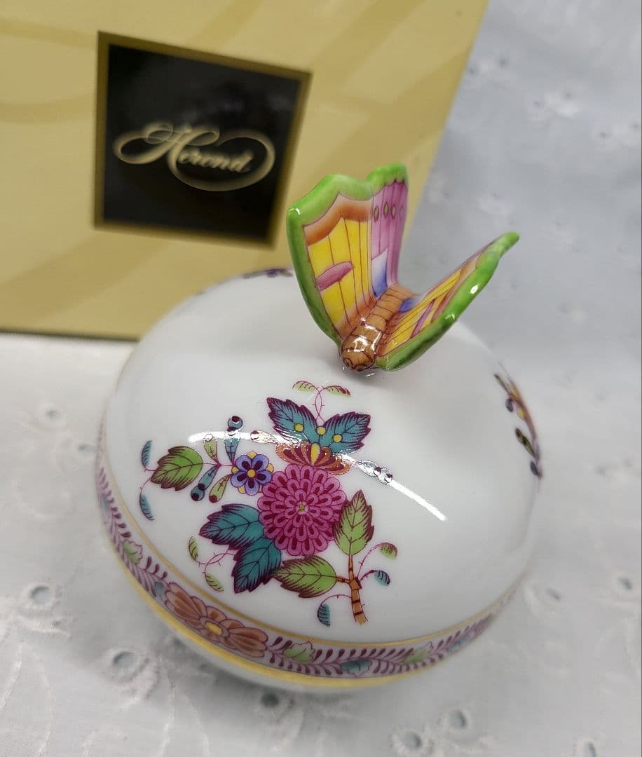 未使用近✨ヘレンド アポニーフラワー 蝶 小物入れ ボンボン入れ 箱