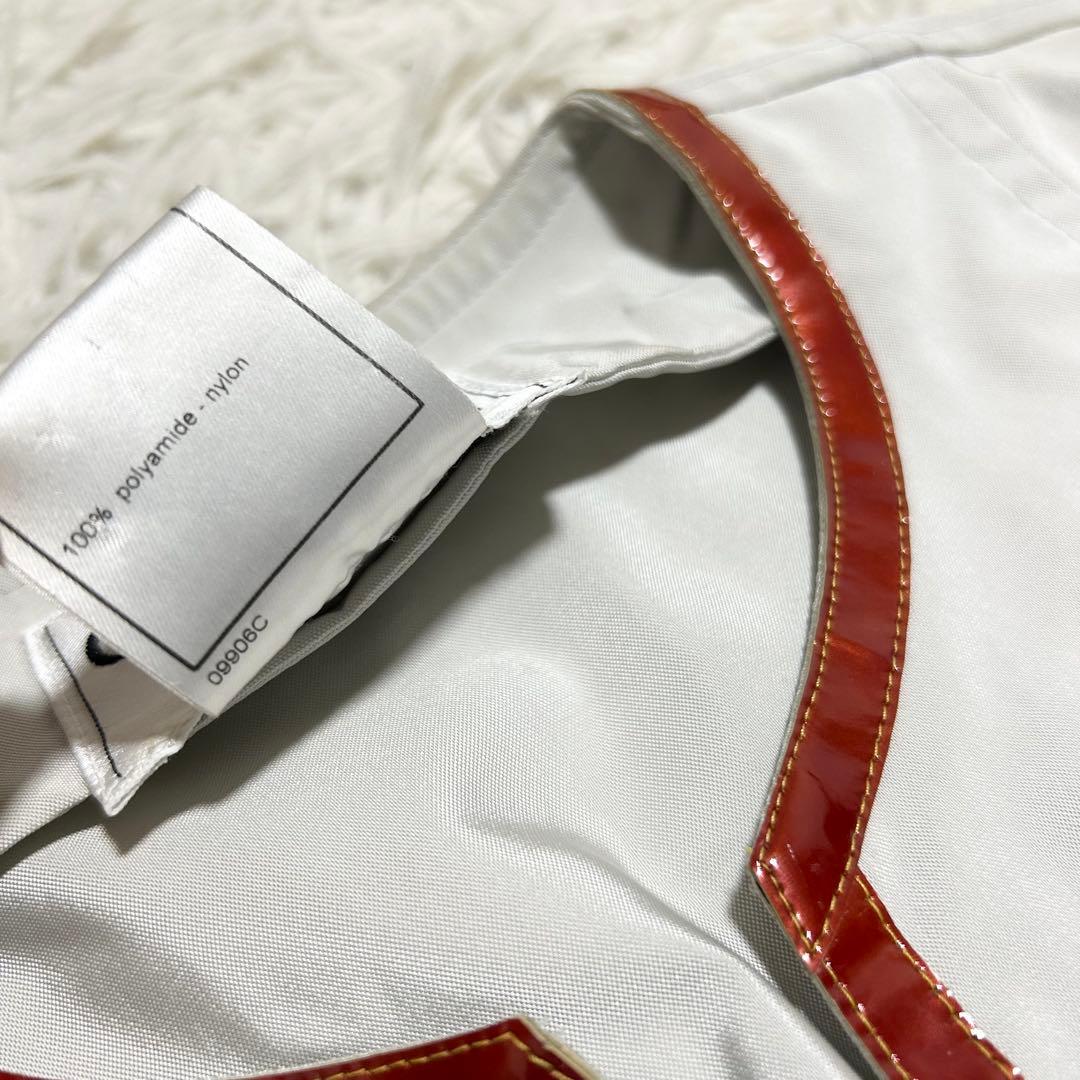 13429 CHANEL パテントレザーパイピングノーカラージャケット