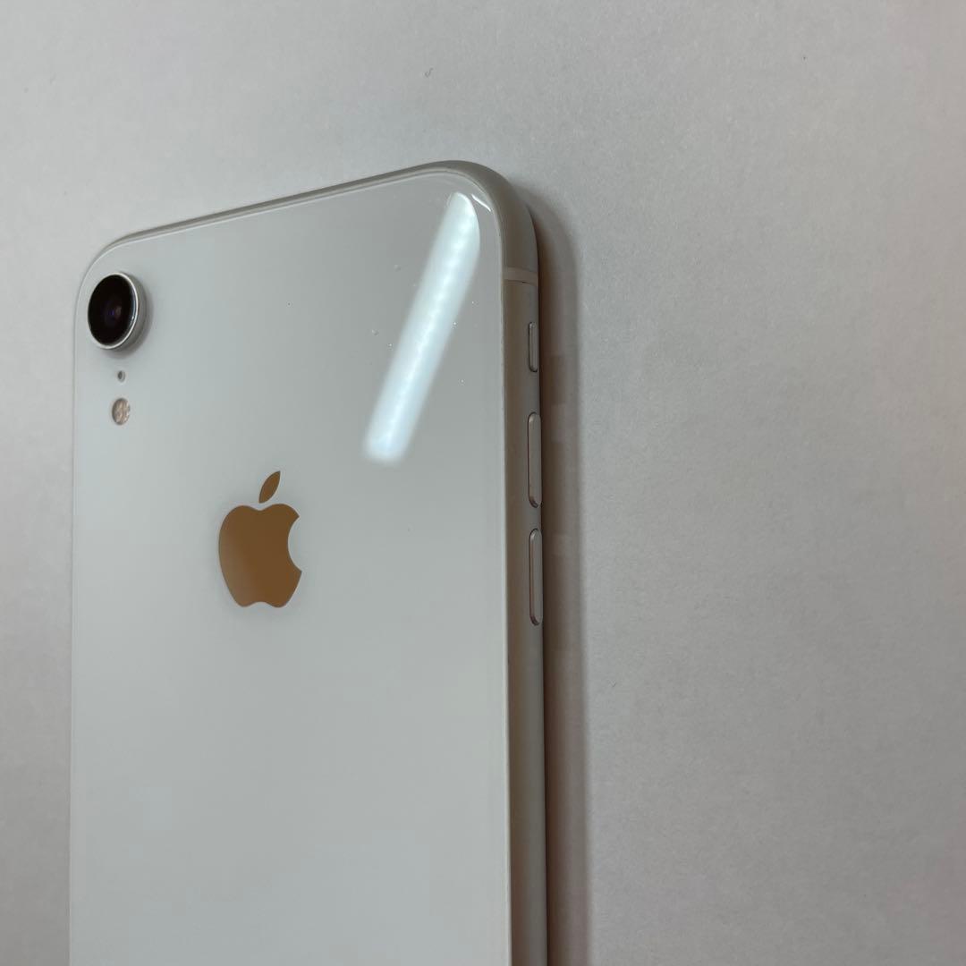 Apple iPhone XR ホワイト 6.1インチ