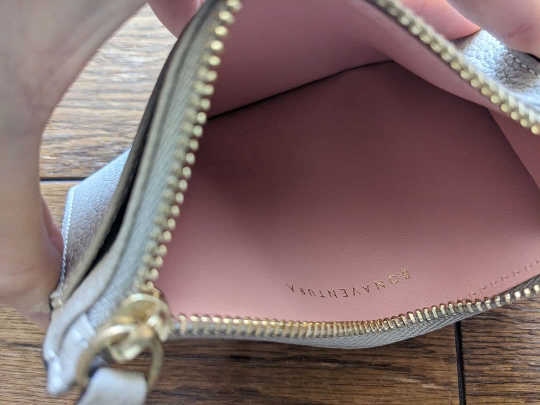 ボナベンチュラ　BONAVENTURA ストラップ付き　ジップカードホルダー