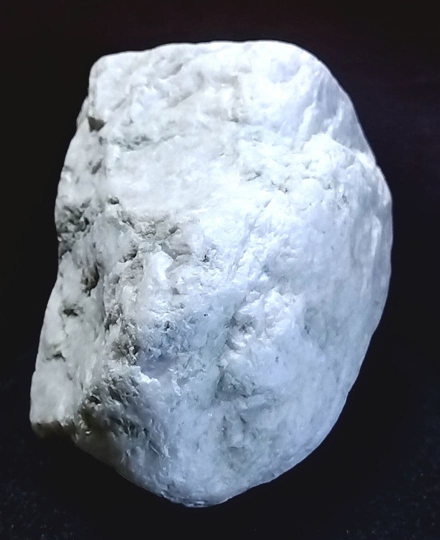 ★翡翠原石★糸魚川硬玉【姫川・転石ウブ1.7kg】