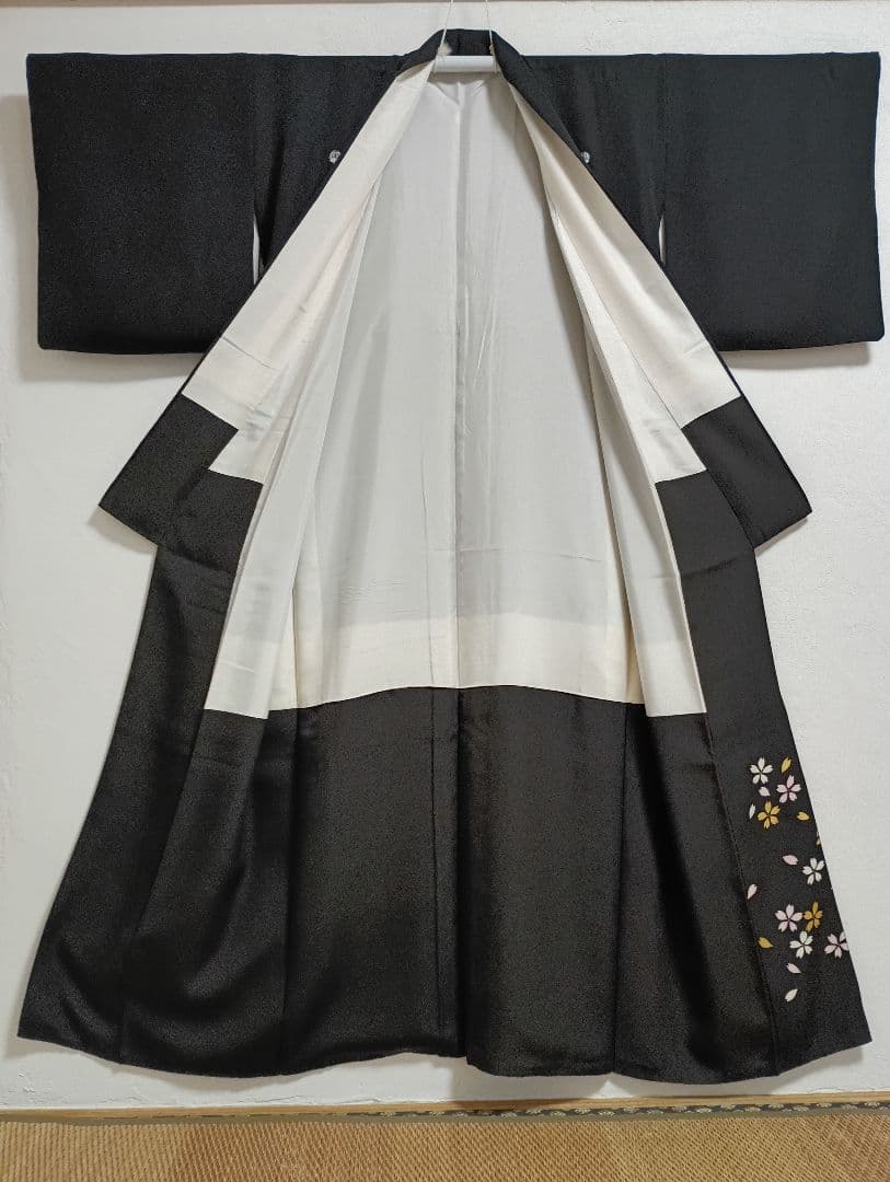 ☆スプリング様☆花柳流　羽二重　黒紋付き　五つ紋　宝尽くし　揃い帯セット