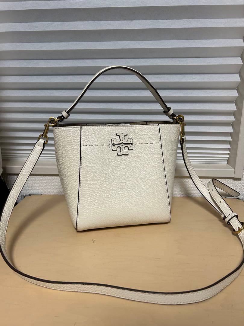 トリーバーチ ホワイトレザーミニトートバッグ