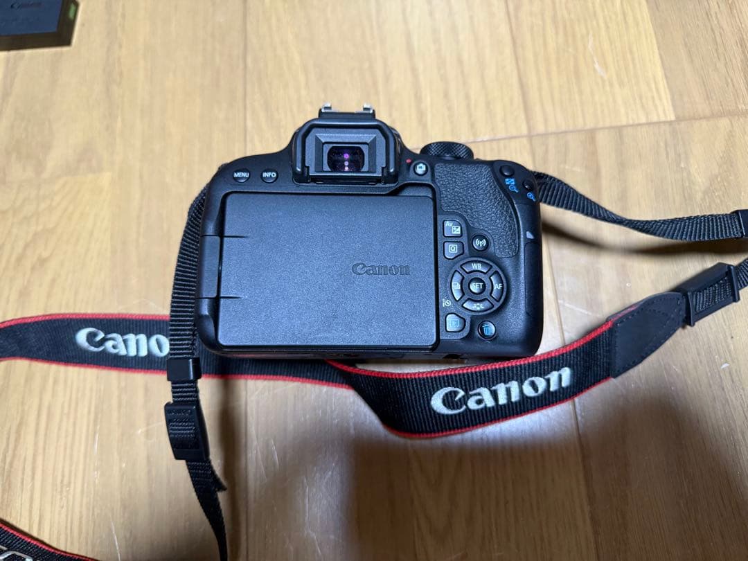 Canon kiss x9i Wレンズセット (三脚付き)