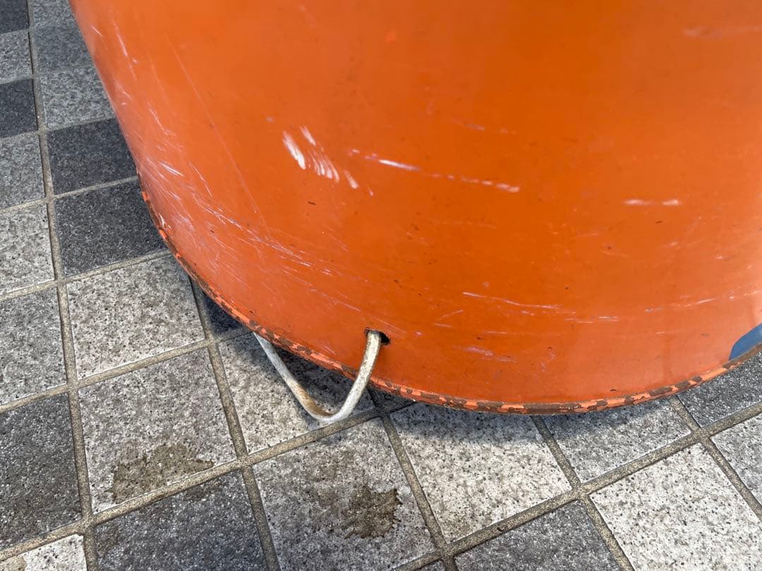 ドラム缶　リメイク大型　オブジェ　ディスプレー置物　オレンジ　店舗用品　店舗飾り