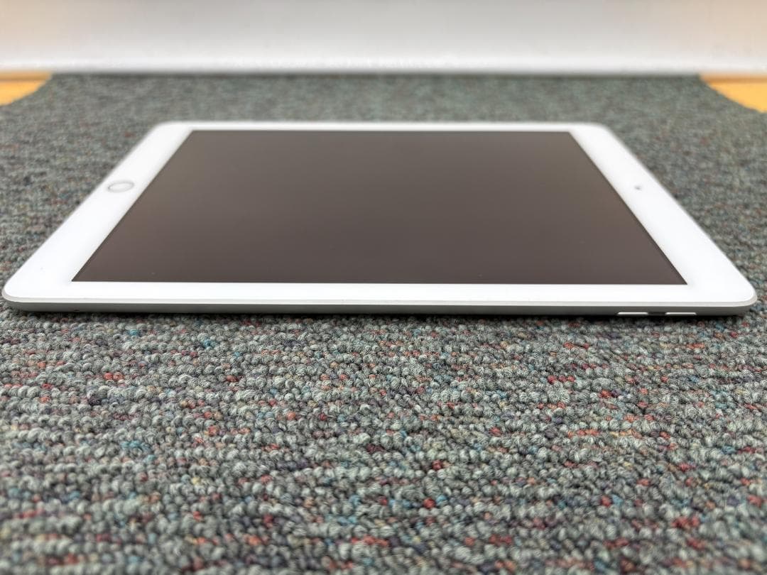 iPad6　第6世代　Wi-Fi+Cellular　simフリー　f899