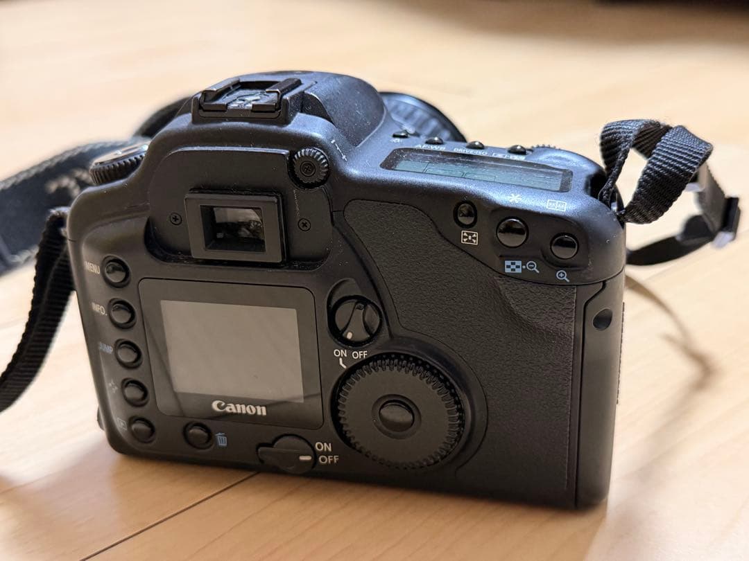 Canon EOS 10D デジタル一眼レフカメラ　レンズ付き