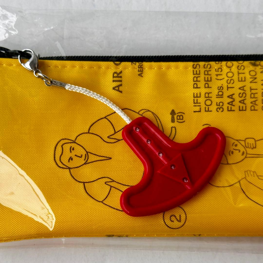 【新品未使用☆JAL】ライフベスト　ペンケース　空を飛んだそのあと