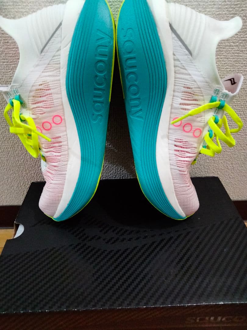 サッカニー エンドルフィンエリート2 25.5cm