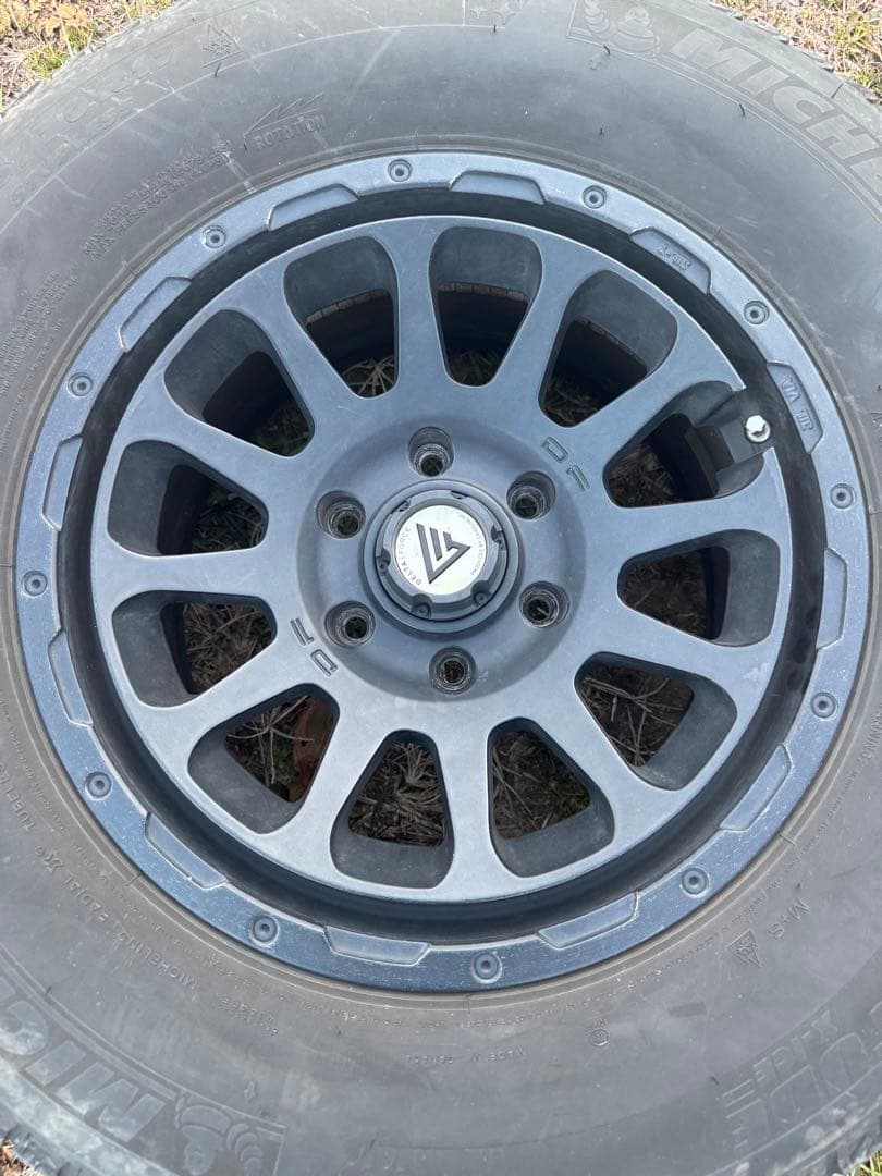 スタッドレス　ホイール　デルタフォースオーバル　ミシュラン　プラド