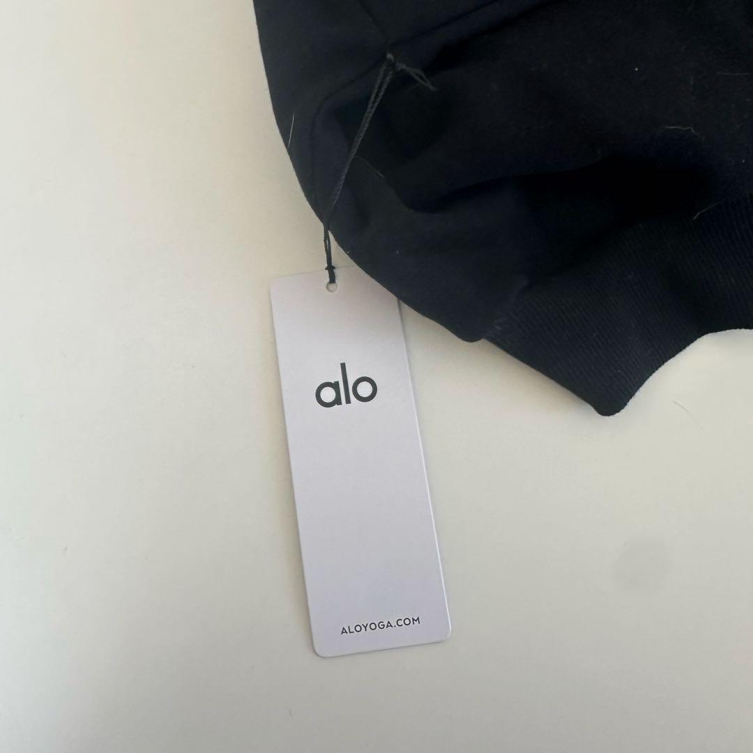 alo yoga トレーナー