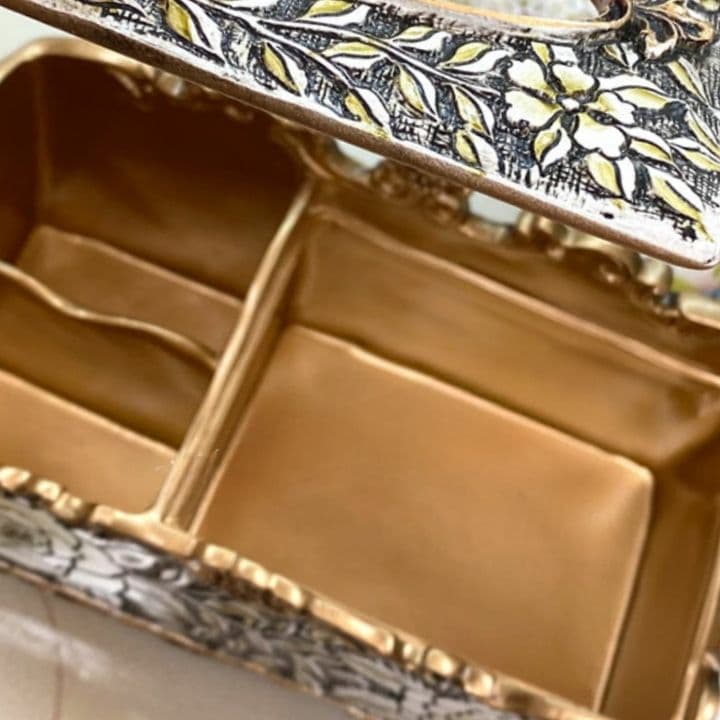 輸入雑貨　シノワズリ　『薔薇のティッシュBOX』　薔薇模様　小物入れ　リビング