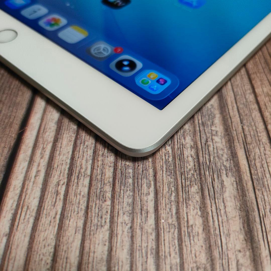 iPad 第8世代 128GB シルバー SIMフリー 超美品