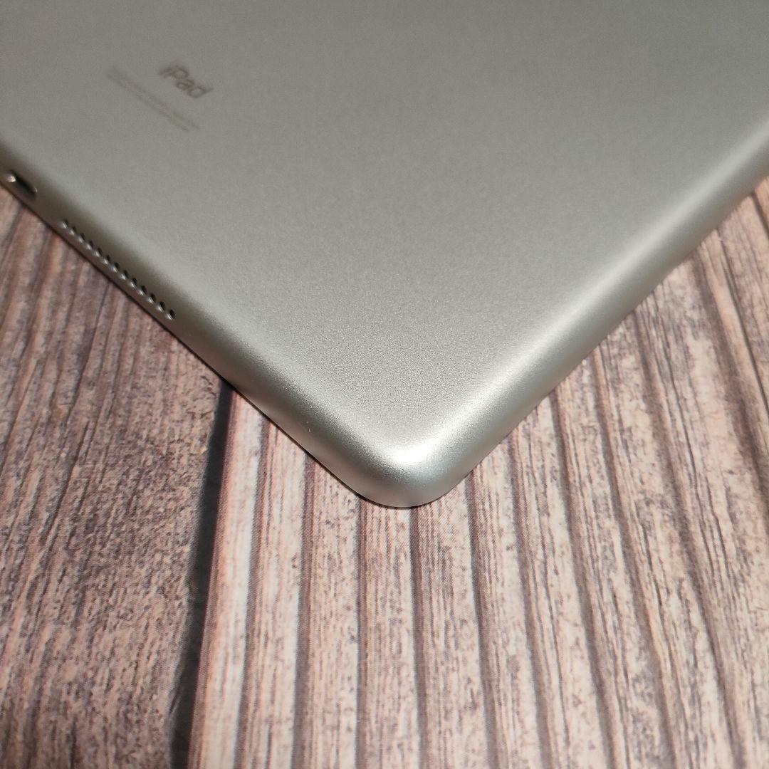 iPad 第8世代 128GB シルバー SIMフリー 超美品