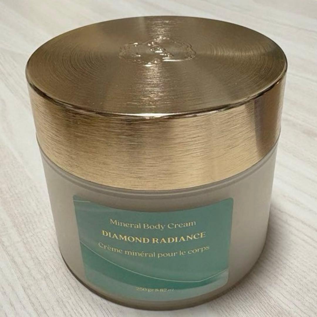 Laline ダイヤモンドラディアンス ボディスクラブ ボディクリーム