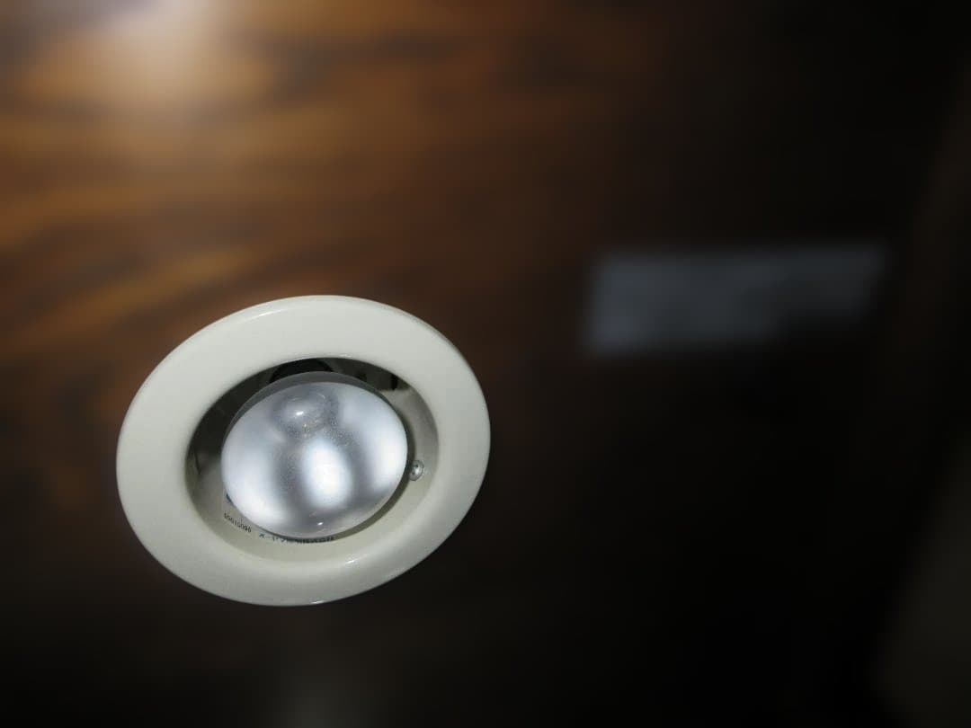 カリモク　最高峰　domani 　モーガントン　ガラス扉付きキャビネット　右側