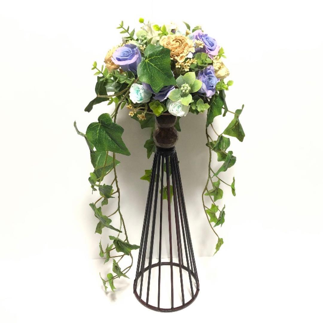 アイアンスタンドのプリザーブドフラワー