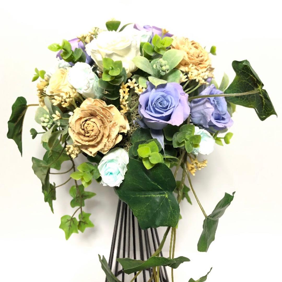 アイアンスタンドのプリザーブドフラワー