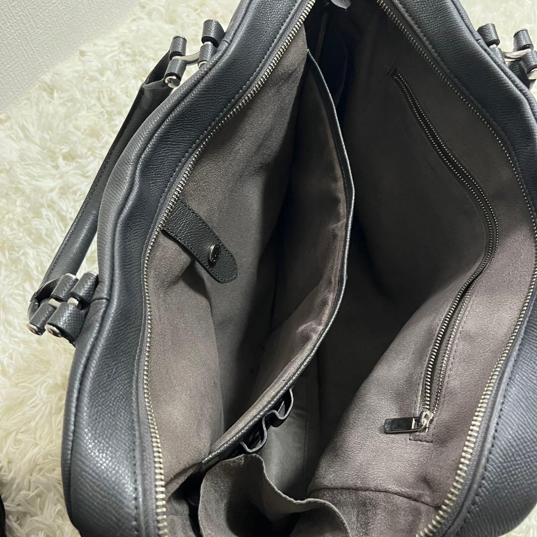 ペッレモルビダ PELLE MORBIDA デッキナイン deck9 一室