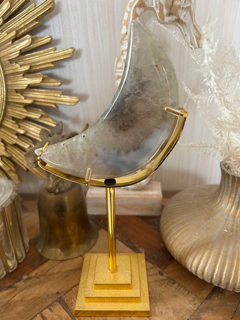 希少月の形 天然石 アゲート 原石 ドゥルージー付 インテリア