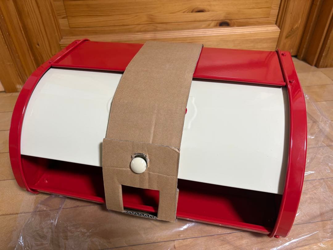 新品！大きめブレッドケース缶　 赤×アイボリー　キッチン 収納 カントリー雑貨