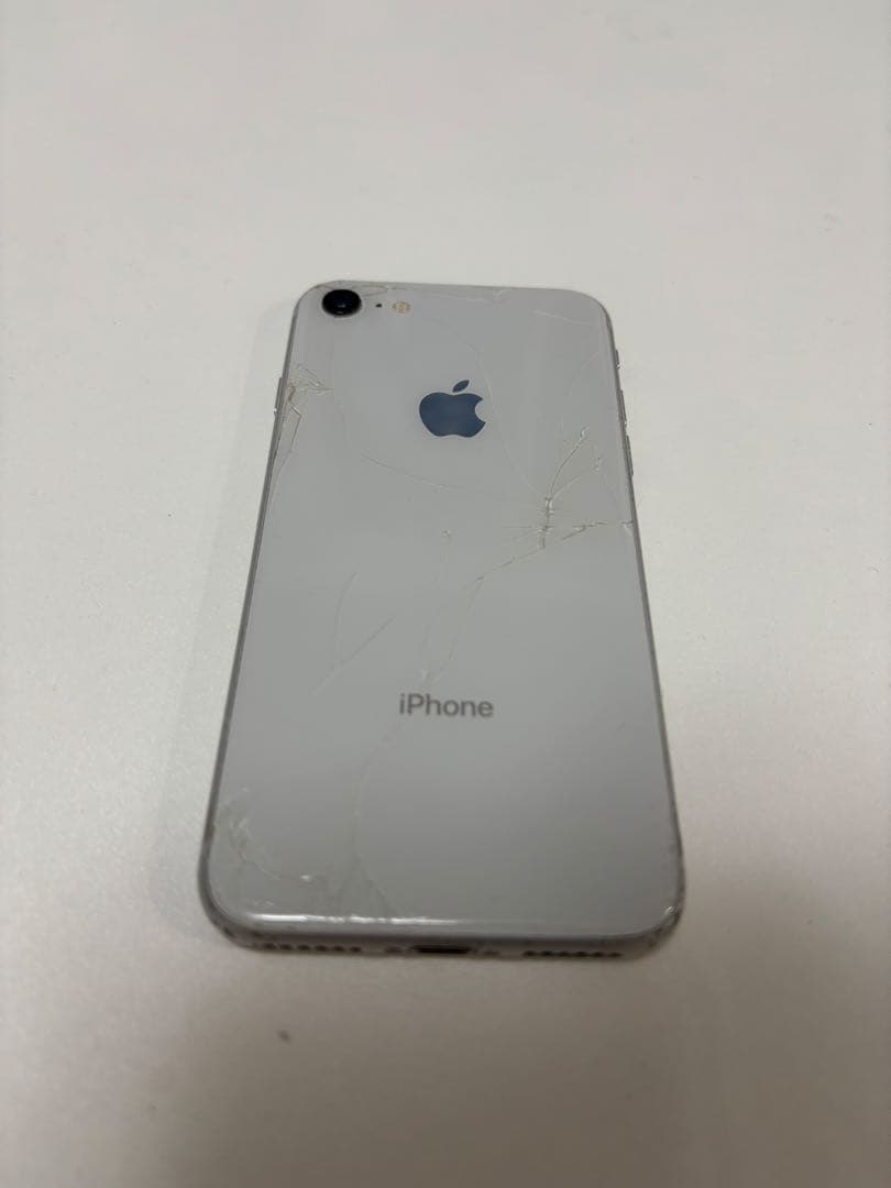 Apple iPhone 8 中古 64GB シルバー 本体