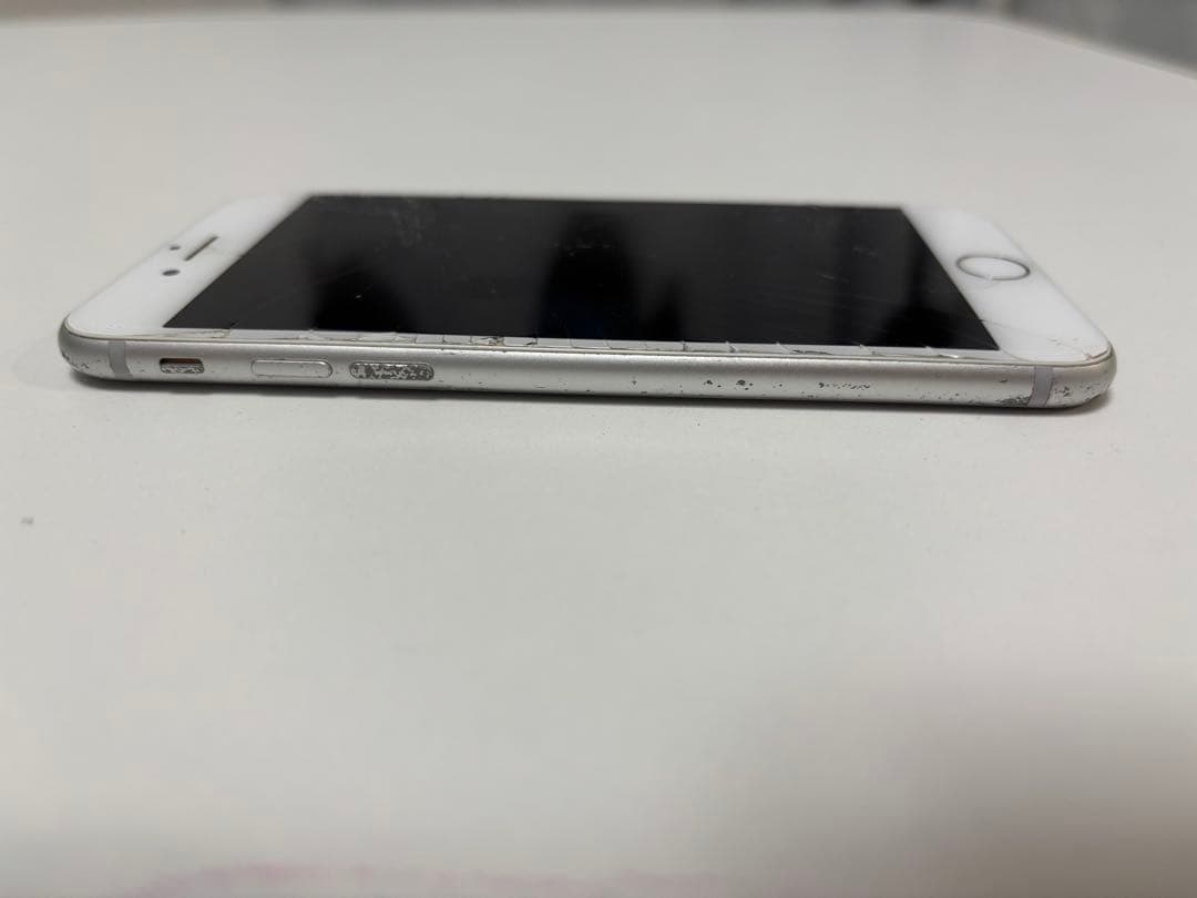 Apple iPhone 8 中古 64GB シルバー 本体