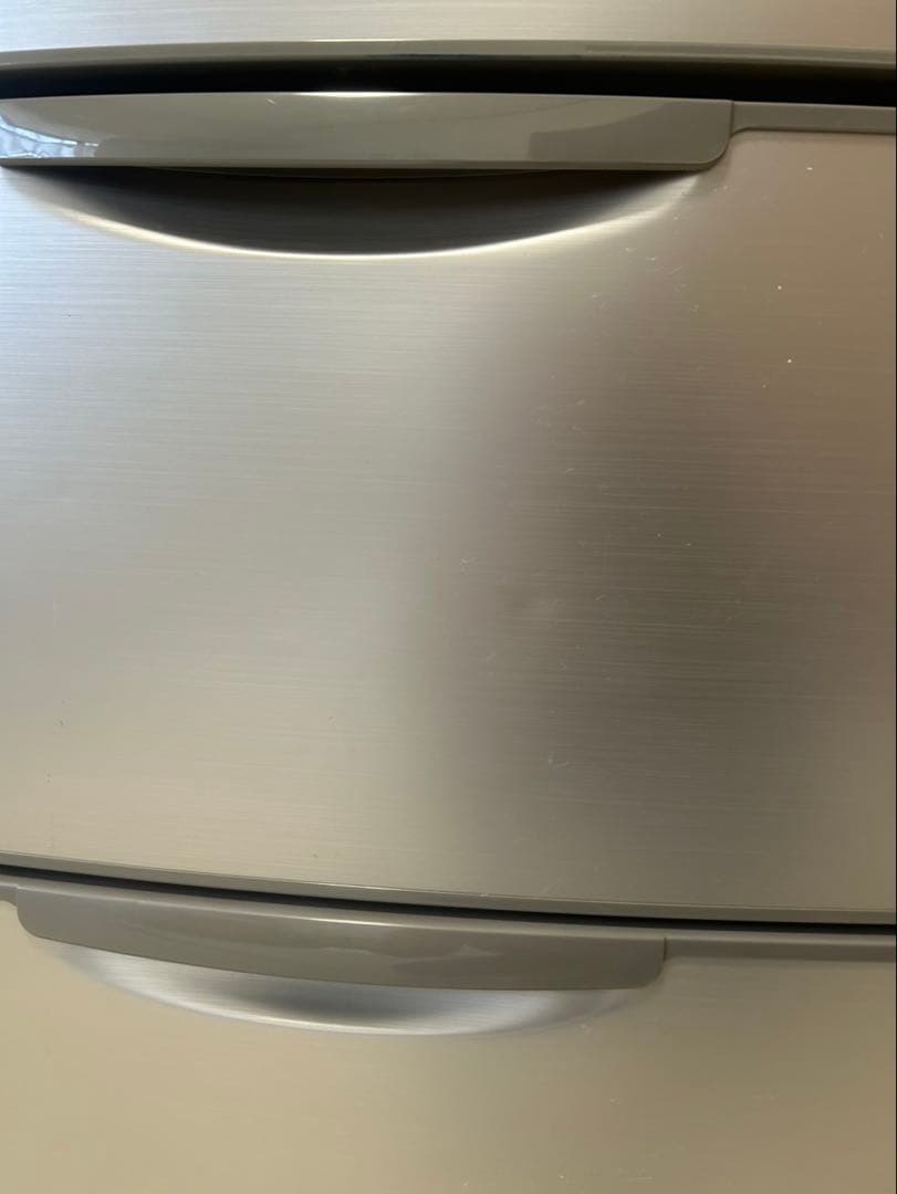 AQUA 自動製氷機付冷凍冷蔵庫 272Lたのめる便金額になってます。まだ新しい