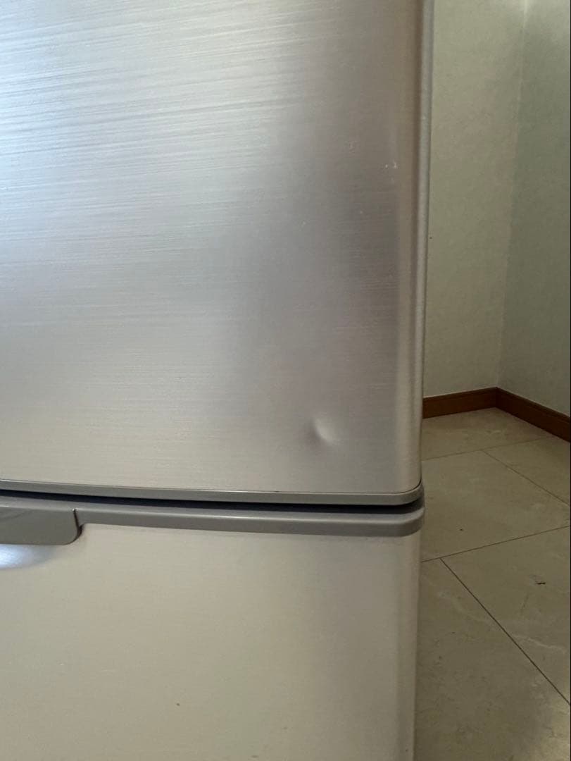 AQUA 自動製氷機付冷凍冷蔵庫 272Lたのめる便金額になってます。まだ新しい