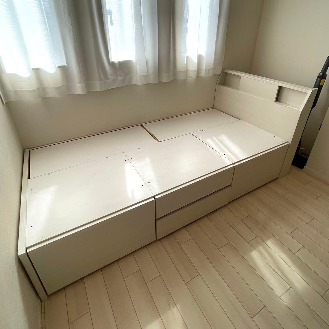 ゆう、ニトリ　シングル　ベッドフレーム　ライト照明付き　大容量収納