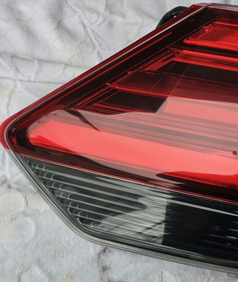 エクストレイルT32 後期テールランプL（助手席側）セット