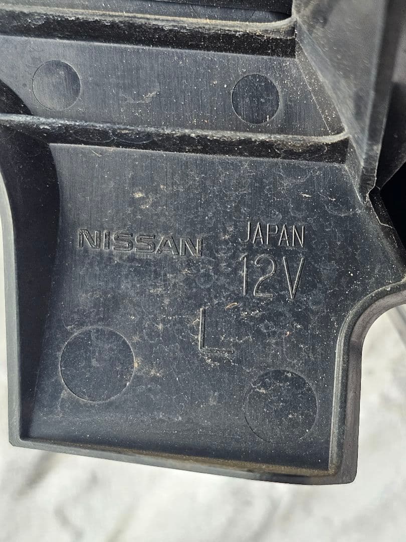 エクストレイルT32 後期テールランプL（助手席側）セット