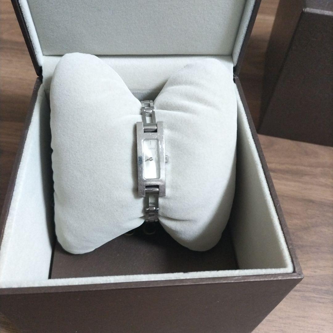 GUCCI シルバー 時計　ブレスレット風