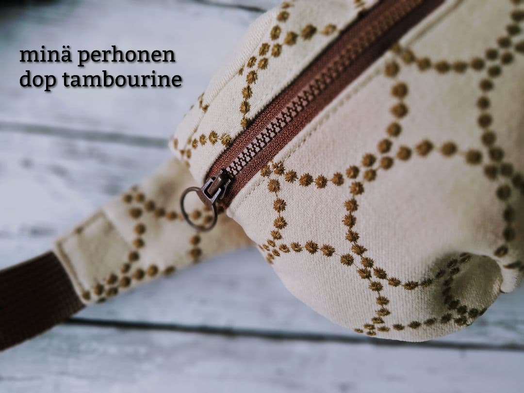 ミナペルホネン dop タンバリン ecru ボディバッグ ウエストバッグ