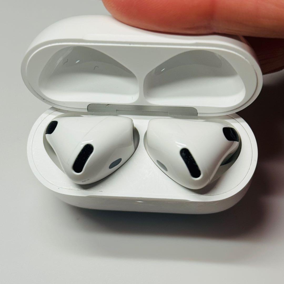 【7】 AirPods 4 第4世代 本体 ANC搭載 保証期間あり
