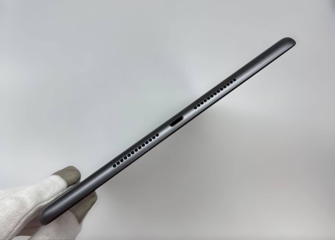 iPad 第7世代 32GB Wi-Fi + Cellular